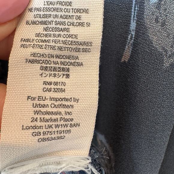 Free People Pebble Crepe So Fine Smocked Tunic Top Floral Gray Frayed Hem Small - Picture 12 of 15